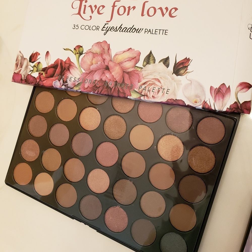 Eyeshadow palette